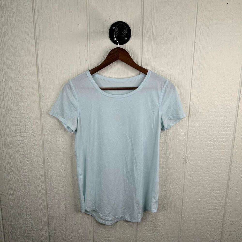 Modern Lululemon Sky Blue Workout Athletic Tee Size 8